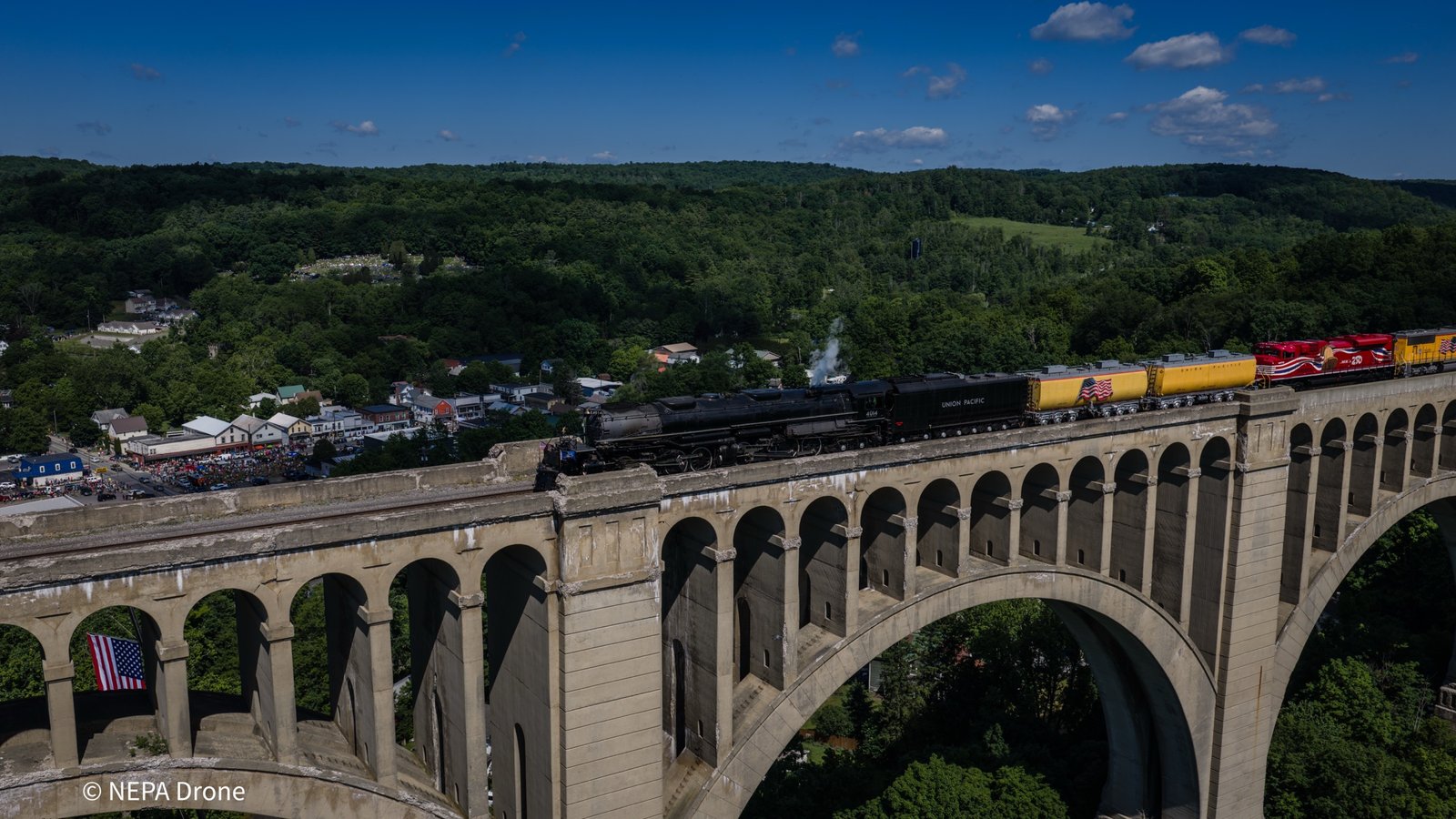 Steam train on the Tunkhannock Viaduct